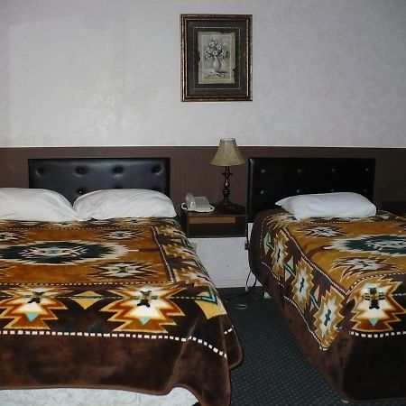 Sheridan Lawrence M Hotel Fort Vermilion Esterno foto