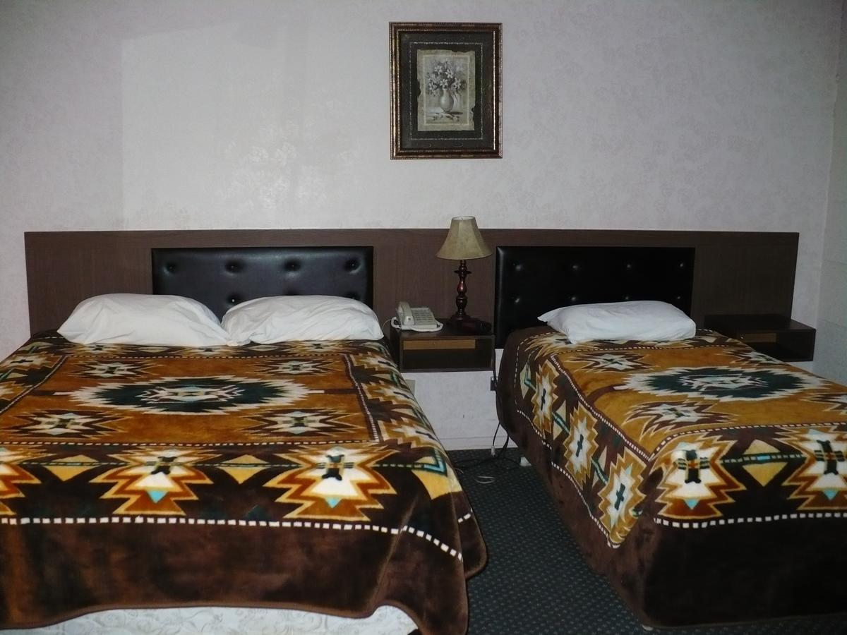 Sheridan Lawrence M Hotel Fort Vermilion Esterno foto