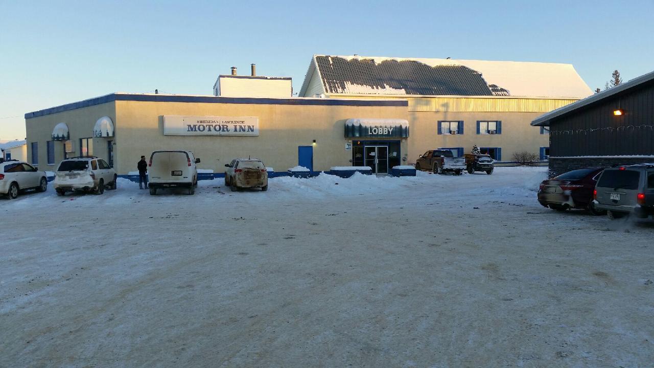 Sheridan Lawrence M Hotel Fort Vermilion Esterno foto